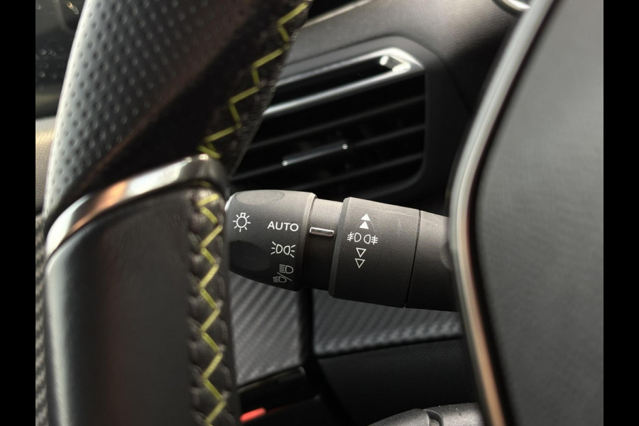 Peugeot e-2008 EV Allure 50 kWh | SoH 93,4% | Navi, 3D Virt. Cockp., Camera, Cruise, Climate, Sfeerverlichting, Carplay/Android |