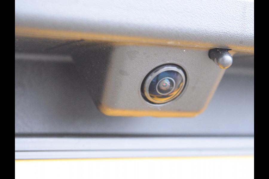 Peugeot 5008 1.6 Plug-in Hybrid 195 Allure | 360 camera | navigatie | stoelverwarming | adaptieve cruise control