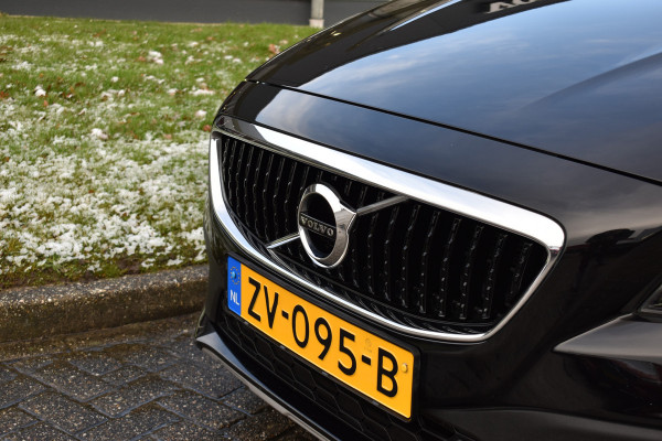 Volvo V40 Cross Country T3 153PK Polar+ Luxury | Panodak | H&K | Stoelverwarming | Leder | Camera