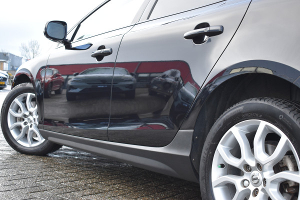 Volvo V40 Cross Country T3 153PK Polar+ Luxury | Panodak | H&K | Stoelverwarming | Leder | Camera