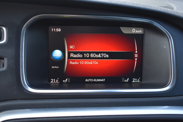 Volvo V40 Cross Country T3 153PK Polar+ Luxury | Panodak | H&K | Stoelverwarming | Leder | Camera