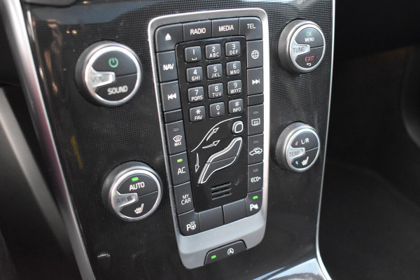 Volvo V40 Cross Country T3 153PK Polar+ Luxury | Panodak | H&K | Stoelverwarming | Leder | Camera