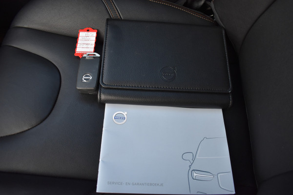 Volvo V40 Cross Country T3 153PK Polar+ Luxury | Panodak | H&K | Stoelverwarming | Leder | Camera