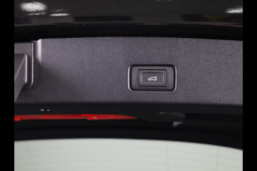 Audi Q4 e-tron 40 S Edition 63 kWh 204pk | 21 inch Lichtmetalen velgen | Parkeercamerea | Adaptieve cruise controle