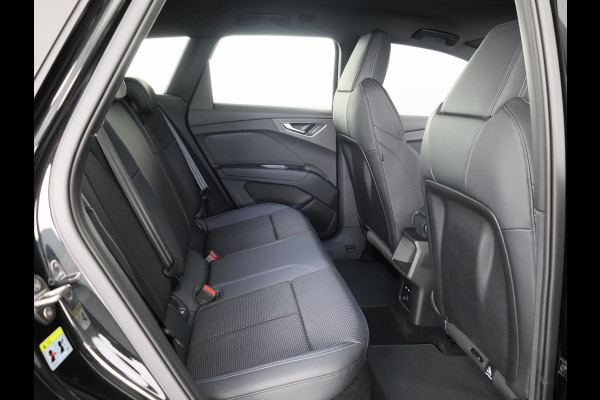 Audi Q4 e-tron 40 S Edition 63 kWh 204pk | 21 inch Lichtmetalen velgen | Parkeercamerea | Adaptieve cruise controle