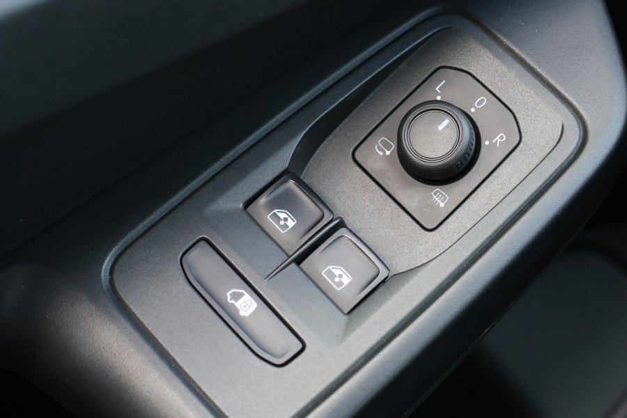 Volkswagen Caddy Cargo 2.0 TDI DSG | L+R Schuifdeur | ACC | Side Assist | Lane Assist | Virtual Cockpit | Camera | CarPlay | Stoelverwarming | LED Koplampen | Sidebars | Spoilerkit | DAB | Fabrieksgarantie | Facelift model | BPM Vrij