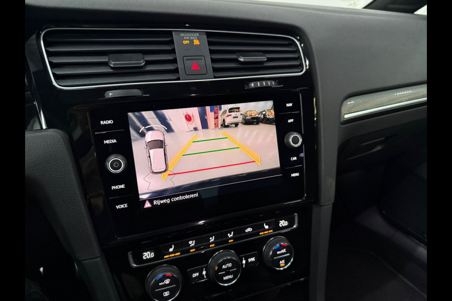 Volkswagen Golf 2.0 TSI GTI Performance