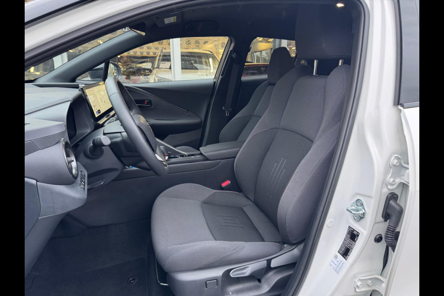 Toyota C-HR 2.0 Plug-in Hybrid 223pk Dynamic Bi-Tone | 18 inch, Stoel + Stuurverwarming, Groot scherm, Parkeersensoren, Dodehoekherkenning