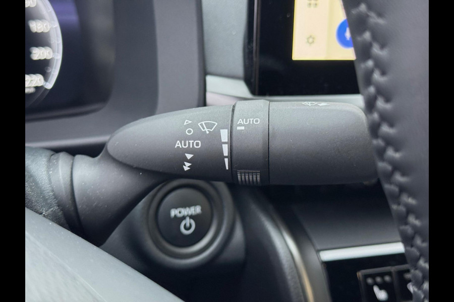 Toyota C-HR 2.0 Plug-in Hybrid 223pk Dynamic Bi-Tone | 18 inch, Stoel + Stuurverwarming, Groot scherm, Parkeersensoren, Dodehoekherkenning