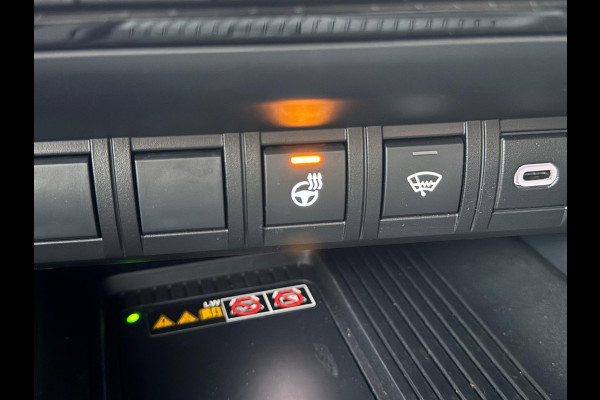 Toyota C-HR 2.0 Plug-in Hybrid 223pk Dynamic Bi-Tone | 18 inch, Stoel + Stuurverwarming, Groot scherm, Parkeersensoren, Dodehoekherkenning