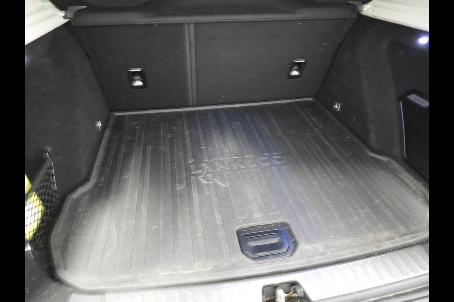 Lynk & Co 01 1.5 PHEV BlackLine TREKHAAK/360CAM/SCHUIFDAK/LED/20"LMV!