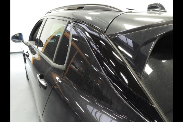 Lynk & Co 01 1.5 PHEV BlackLine TREKHAAK/360CAM/SCHUIFDAK/LED/20"LMV!