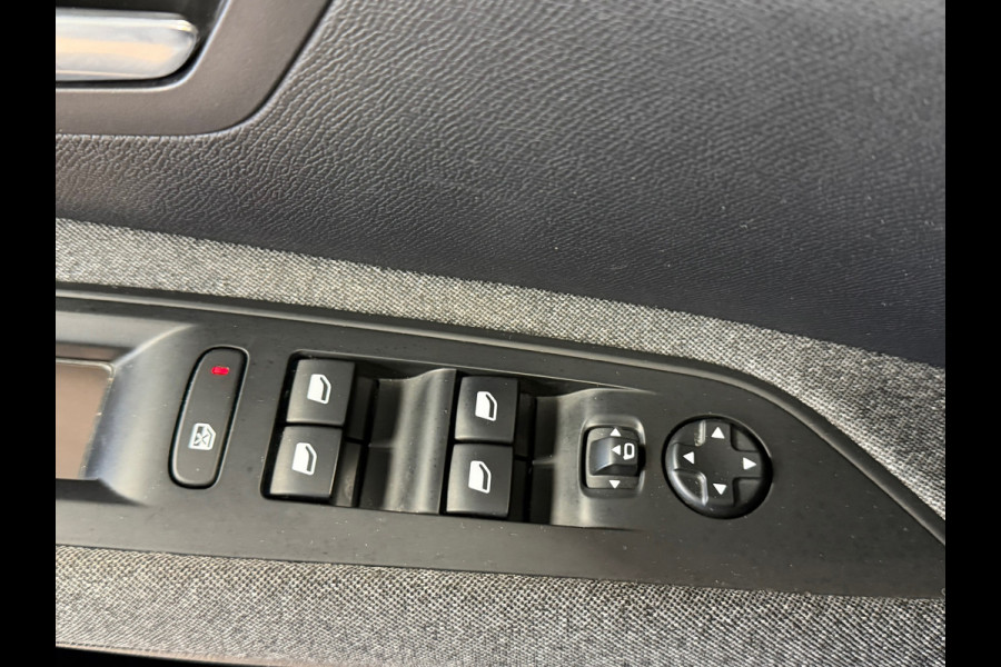 Peugeot 5008 1.2 PureTech 7 Pers. AUT NAVIGATIE CAMERA APPLE CARPLAY PDC KEYLESS-GO CRUISE LANE ASSIST