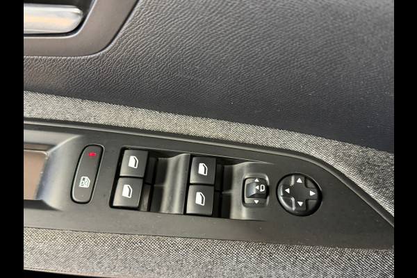 Peugeot 5008 1.2 PureTech 7 Pers. AUT NAVIGATIE CAMERA APPLE CARPLAY PDC KEYLESS-GO CRUISE LANE ASSIST