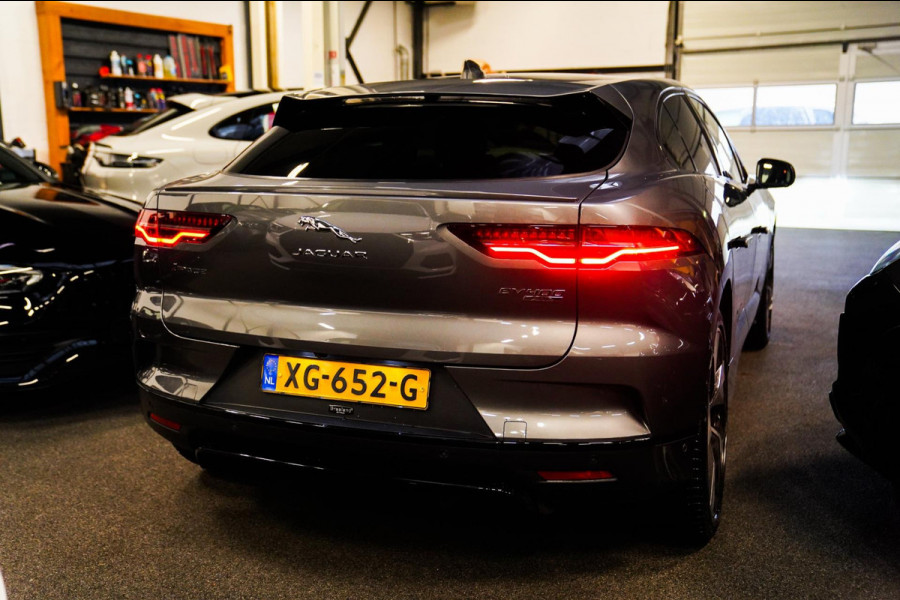 Jaguar I-PACE EV400 First Edition 90 kWh |Panorama | Alcantara Hemel | Luxe Leder | Camera | Stoelverwarming | Stuurwiel verwarmd