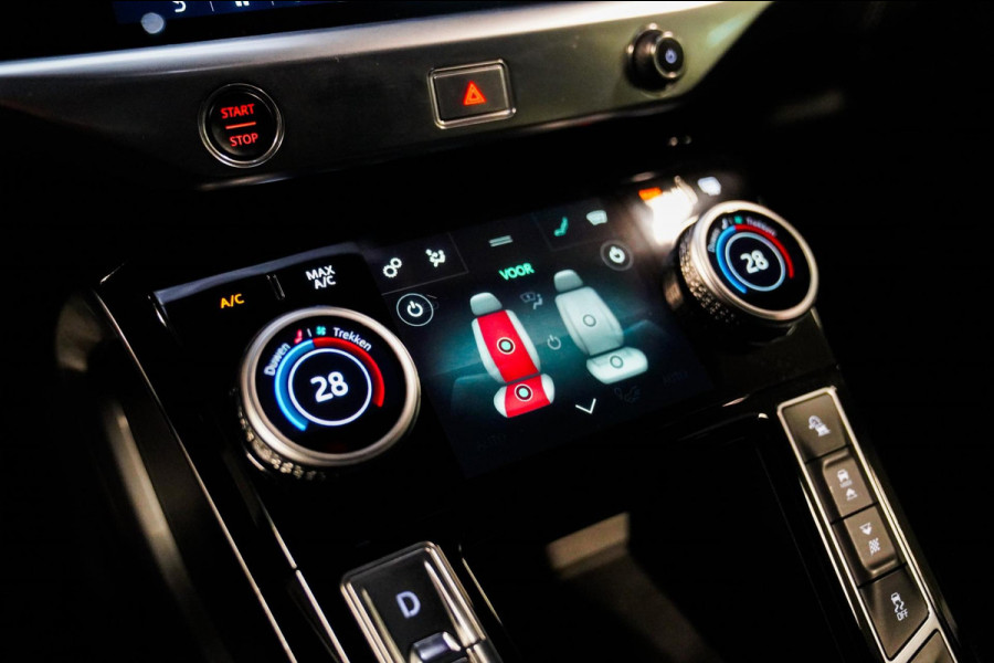 Jaguar I-PACE EV400 First Edition 90 kWh |Panorama | Alcantara Hemel | Luxe Leder | Camera | Stoelverwarming | Stuurwiel verwarmd