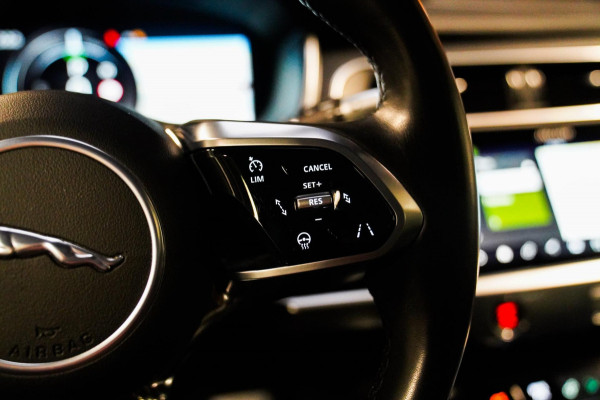 Jaguar I-PACE EV400 First Edition 90 kWh |Panorama | Alcantara Hemel | Luxe Leder | Camera | Stoelverwarming | Stuurwiel verwarmd