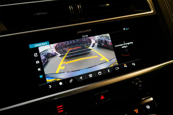 Jaguar I-PACE EV400 First Edition 90 kWh |Panorama | Alcantara Hemel | Luxe Leder | Camera | Stoelverwarming | Stuurwiel verwarmd