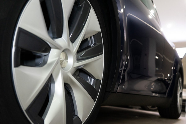 Tesla Model Y RWD 58 kWh 300PK | Incl. BTW | NL AUTO | 1e Eig.+NAP | Pano | Full Self Driving | 12 MND Garantie