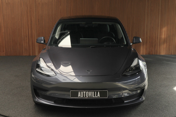 Tesla Model 3 Standard Plus ACC Autopilot Stuurverwarm. PDC Leer Navi Panoramadak 360° Elektr. achterklep Stoelverwarming voor & achter Climate voor & achter LM velgen BTW auto!