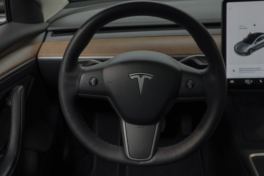 Tesla Model 3 Standard Plus ACC Autopilot Stuurverwarm. PDC Leer Navi Panoramadak 360° Elektr. achterklep Stoelverwarming voor & achter Climate voor & achter LM velgen BTW auto!