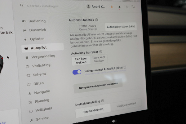 Tesla Model 3 Standard Plus ACC Autopilot Stuurverwarm. PDC Leer Navi Panoramadak 360° Elektr. achterklep Stoelverwarming voor & achter Climate voor & achter LM velgen BTW auto!