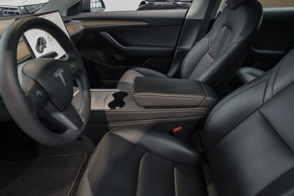 Tesla Model 3 Standard Plus ACC Autopilot Stuurverwarm. PDC Leer Navi Panoramadak 360° Elektr. achterklep Stoelverwarming voor & achter Climate voor & achter LM velgen BTW auto!