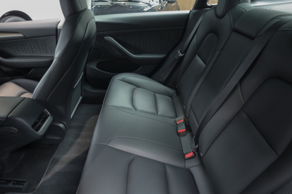 Tesla Model 3 Standard Plus ACC Autopilot Stuurverwarm. PDC Leer Navi Panoramadak 360° Elektr. achterklep Stoelverwarming voor & achter Climate voor & achter LM velgen BTW auto!