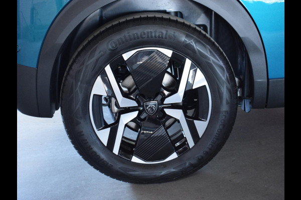 Peugeot e-2008 EV GT Avantage 54 kWh SOH 98,5% | ACHTERUITRIJCAMERA MET SENSOREN | NAVIGATIE & CARPLAY | E.C.C. | VERWARMBARE STOELEN |