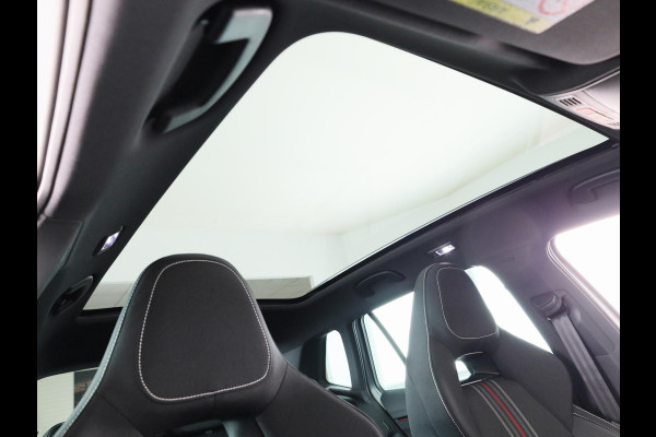 Škoda Kamiq Monte Carlo 1.0 TSI 115 pk 7 versn. DSG | Navigatie Pakket | Travel Assist Plus | Wegklapbare trekhaak | Winter Pakket | Charging | 18 inch lichtmetalen velgen