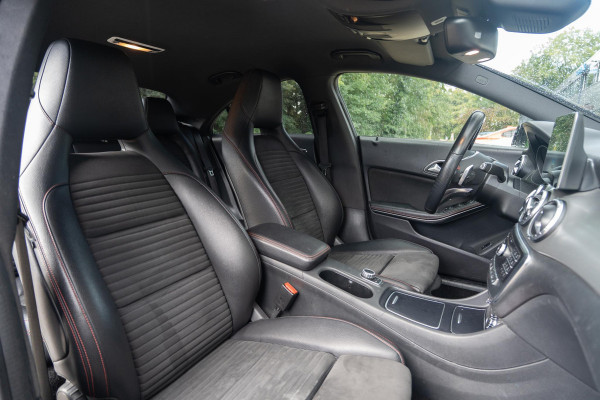 Mercedes-Benz CLA-Klasse 200 AMG Navi | Camera | Stoelverwarming
