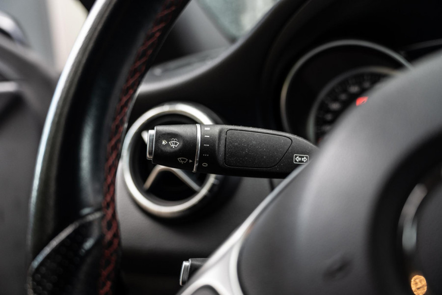 Mercedes-Benz CLA-Klasse 200 AMG Navi | Camera | Stoelverwarming
