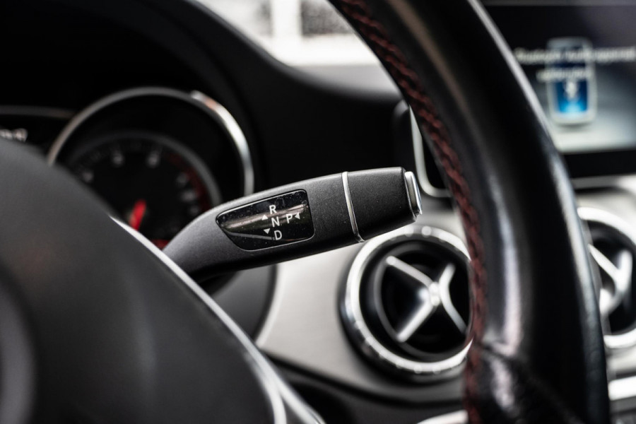 Mercedes-Benz CLA-Klasse 200 AMG Navi | Camera | Stoelverwarming