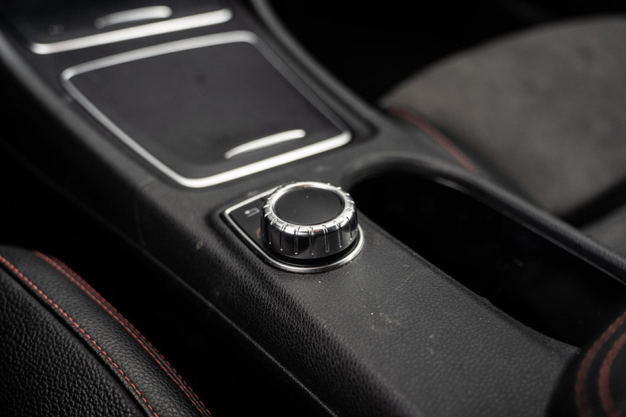 Mercedes-Benz CLA-Klasse 200 AMG Navi | Camera | Stoelverwarming