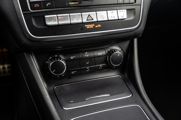 Mercedes-Benz CLA-Klasse 200 AMG Navi | Camera | Stoelverwarming