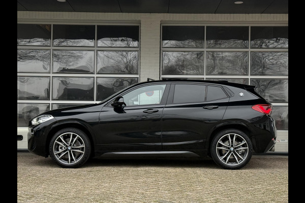 BMW X2 sDrive20i M SPORT | LEDER | PANORAMA | STOELVERWARMING | 18 INCH LM VELGEN |