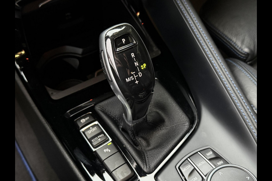 BMW X2 sDrive20i M SPORT | LEDER | PANORAMA | STOELVERWARMING | 18 INCH LM VELGEN |