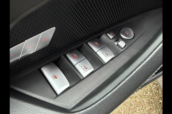 BMW 4 Serie Cabrio 420i High Executive | NEKVERWARMING | DRIVING ASS. PROFF. | HEAD UP | KEYLESS ENTRY |