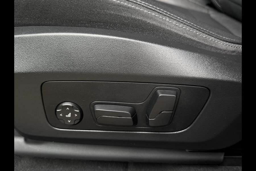 BMW X1 xDrive30e X LINE | DRIVING PROFF. | SPORTSTOELEN | LEDER | TREKHAAK | ELEKTR. STOELEN |