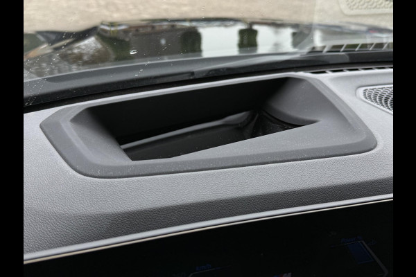 BMW 3 Serie Touring 330e M SPORT LCI | DRIVING PROFF. | TREKHAAK | CAMERA | LEDER |