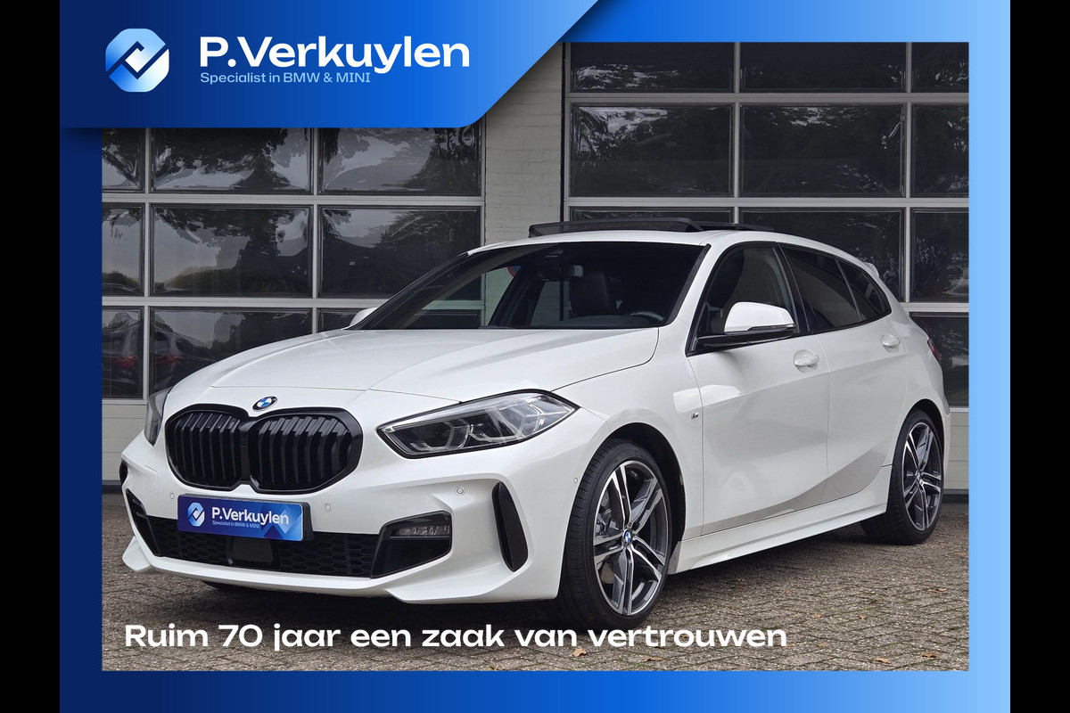 BMW 1-serie 118i High M SPORT | PANORAMA | CAMERA | LEDER | SPORTSTOELEN | 18 INCH LM VELGEN | TREKHAAK |