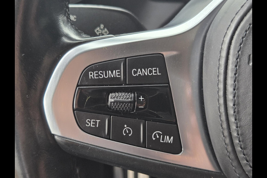 BMW 1-serie 118i High M SPORT | PANORAMA | CAMERA | LEDER | SPORTSTOELEN | 18 INCH LM VELGEN | TREKHAAK |