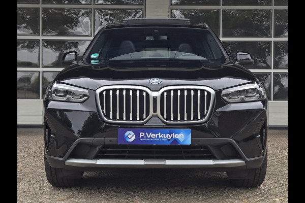 BMW X3 xDrive30e LCI | SPORTSTOELEN | LEDER | PANORAMADAK | CAMERA | TREKHAAK |
