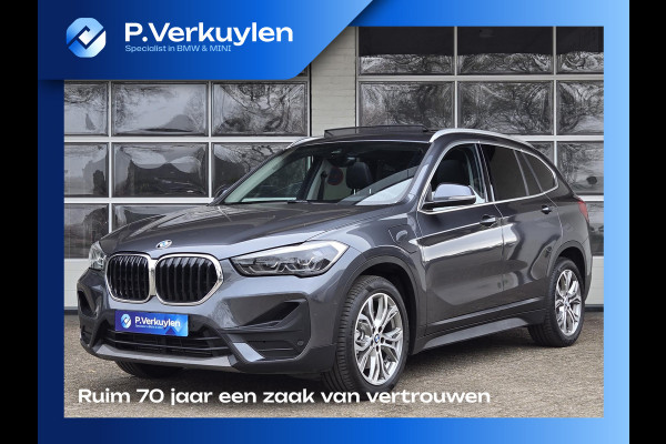 BMW X1 XDRIVE25E SPORT LINE | SPORTSTOELEN | PANORAMA | CAMERA | KEYLESS |