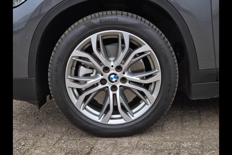BMW X1 XDRIVE25E SPORT LINE | SPORTSTOELEN | PANORAMA | CAMERA | KEYLESS |