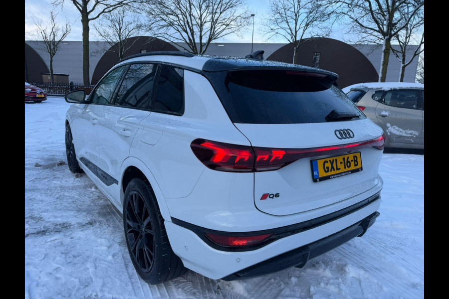 Audi Q6 e-tron Advanced edition 100 kWh FABRIEKSGARANTIE| BANG & OLUFSEN| SFEERVERLICHTING| HEAD-UP| STUURVERWARMING| ACHTERBANK VERWARMD| ELEK. TREKHAAK