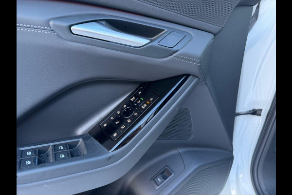 Audi Q6 e-tron Advanced edition 100 kWh FABRIEKSGARANTIE| BANG & OLUFSEN| SFEERVERLICHTING| HEAD-UP| STUURVERWARMING| ACHTERBANK VERWARMD| ELEK. TREKHAAK