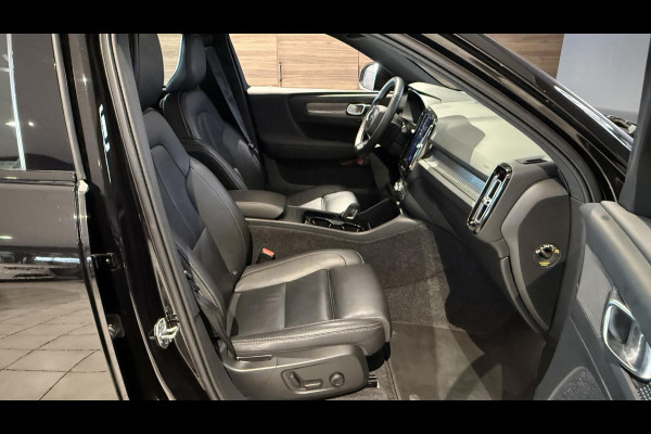 Volvo XC40 Recharge P8 AWD R-Design 408pk + MEMORY / CAMERA / STOEL+STUURVERWARMING