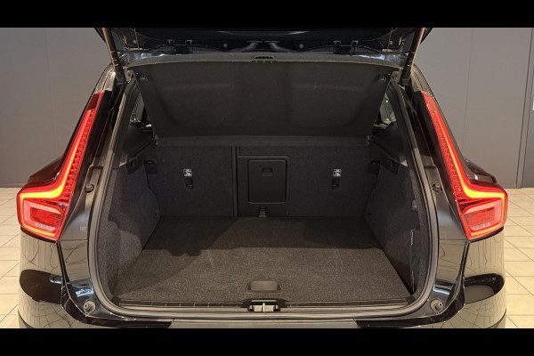Volvo XC40 Recharge P8 AWD R-Design 408pk + MEMORY / CAMERA / STOEL+STUURVERWARMING