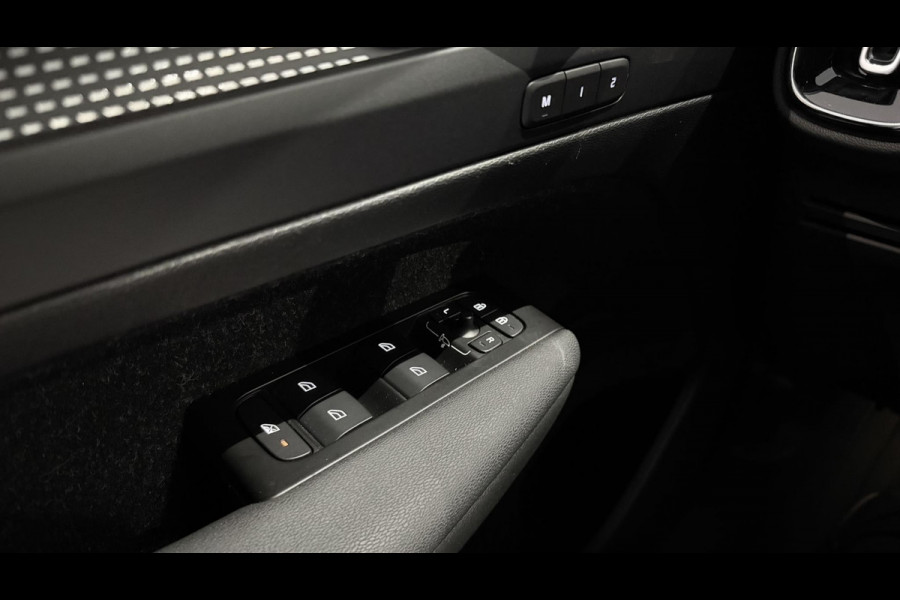 Volvo XC40 Recharge P8 AWD R-Design 408pk + MEMORY / CAMERA / STOEL+STUURVERWARMING